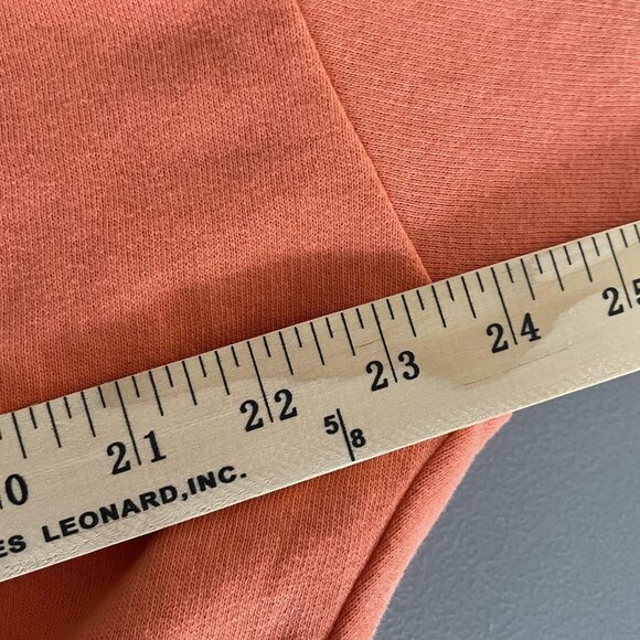 Levi's Sweatshirt Medium Orange Cropped Crewneck Logo Pullover Spellout Street - Picture 6 of 7